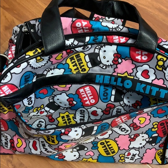 Hello Kitty Duffle Bag with Trolley Handle - Picture 11 of 11